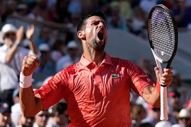 Novak Djokovic phá kỷ lục của Rafael Nadal tại Roland Garros