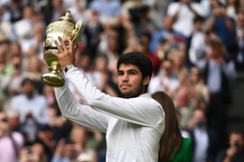 Khoảnh khắc Alcaraz vỡ òa hạnh phúc với chức vô địch Wimbledon