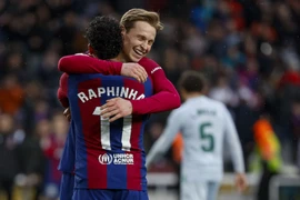 Barcelona thắng tưng bừng để bám sát Real Madrid. (Nguồn: Getty Images)