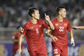 Đội tuyển Việt Nam hướng đến chiến thắng trước Indonesia. (Ảnh: Hoàng Linh/TTXVN)