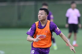 Tiền vệ Nguyễn Thái Sơn trong buổi tập của U23 Việt Nam. (Nguồn: VFF)