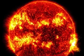 Ngọn lửa Mặt Trời là hiện tượng Mặt Trời phun ra năng lượng thường kéo dài từ vài phút đến vài giờ. (Nguồn: The Canadian Press)