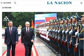 Ảnh chụp màn hình bài đăng trên tờ La Nacion về chuyến thăm Việt Nam của Tổng thống Nga Vladimir Putin. (Ảnh: Diệu Hương/TTXVN)