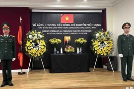 Đại sứ quán Việt Nam tại Pháp tổ chức lễ viếng Tổng Bí thư Nguyễn Phú Trọng. (Ảnh: Ngọc Hiệp/TTXVN)
