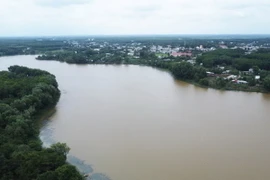 Hồ Suối Giai trải dài hơn 10km từ xã Tân Lập đến thị trấn Tân Phú (huyện Đồng Phú). (Ảnh: Đậu Tất Thành/TTXVN)