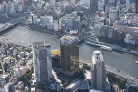 Khung cảnh sông Sumida nhìn từ tháp Skytree. (Ảnh: Nguyễn Tuyến/TTXVN)