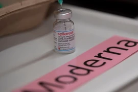 Vaccine Spikevax ngừa COVID-19 của Moderna. (Ảnh: AFP/TTXVN)