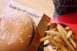 Số ca nhiễm vi khuẩn E.coli liên quan đến sản phẩm burger kẹp thịt Quarter Pounder của McDonald’s đã tăng lên 75 trường hợp. (Nguồn: Getty Images)