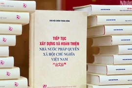 Cuốn sách 'Tiếp tục xây dựng và hoàn thiện Nhà nước pháp quyền xã hội chủ nghĩa Việt Nam.'