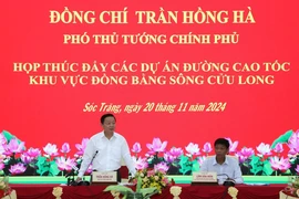 Phó Thủ tướng Trần Hồng Hà phát biểu tại buổi làm việc. (Ảnh: Trung Hiếu/TTXVN)