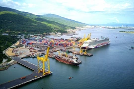 Cảng biển Đà Nẵng tiếp nhận cả tàu khách và tàu hàng hóa. (Ảnh: PV/Vietnam+)