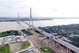 Cầu Cần Thơ vượt qua sông Hậu nối liền giữa tỉnh Vĩnh Long và thành phố Cần Thơ. (Nguồn: TTXVN)