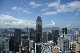 Các tòa tháp ở Hong Kong, Trung Quốc. (Ảnh: AFP/TTXVN)