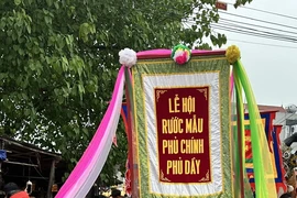 Hội Phủ Dầy Nam Định: Lễ rước Mẫu thỉnh kinh Phủ chính Tiên Hương