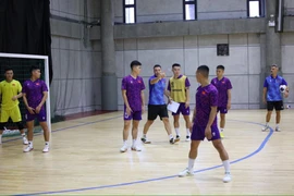 Đội tuyển Futsal Việt Nam tập luyện dưới sự hướng dẫn của HLV trưởng Diego Giustozzi. (Ảnh: VFF)