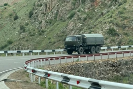 Hàng chục xe quân sự của Nga được phát hiện rời khỏi tỉnh Syunik và Vayots Dzor của Armenia ngày 5/5. (Nguồn: Politico)