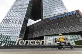 Biển hiệu của Tencent bên ngoài trụ sở công ty ở Thâm Quyến vào ngày 17/4/2024. (Ảnh: Bloomberg)