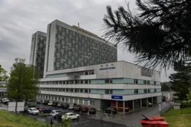 Bệnh viện Banska Bystrica, nơi Thủ tướng Slovakia Robert Fico được điều trị sau khi bị bắn. (Ảnh: AFP/TTXVN)