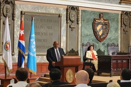 Chủ tịch ĐHĐ LHQ Dennis Francis phát biểu tại hội nghị “Cuba và chủ nghĩa đa phương: Cơ hội và thách thức” diễn ra tại Aula Magna của Đại học La Habana. (Ảnh: Mai Phương/TTXVN)
