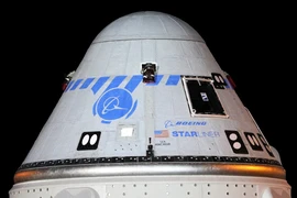 Tàu vũ trụ CST-100 Starliner tại Trung tâm vũ trụ Kennedy ở Cape Canaveral, Florida, Mỹ. (Ảnh: AFP/TTXVN)