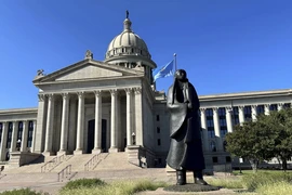 Bên ngoài Văn phòng Hội đồng bầu cử tiểu bang Oklahoma. (Ảnh: AP)