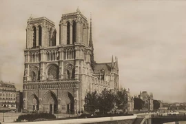 Ảnh chụp Nhà thờ Đức Bà Paris vào những năm 1920. (Nguồn: National Geographic)