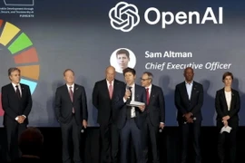 Giám đốc điều hành OpenAI Sam Altman (giữa) phát biểu tại Sự kiện Thúc đẩy Phát triển Bền vững thông qua AI An toàn, Bảo mật và Đáng tin cậy ngày 23/9 tại New York. (Ảnh: AP)