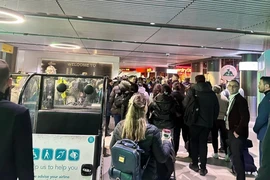 Một phần của sân bay Gatwick đã được sơ tán do sự cố an ninh. (Ảnh: BBC)