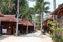 Các công trình (Bungalow) xây dựng trái phép của doanh nghiệp tư nhân Nghiệp Liên tại xã Gành Dầu, thành phố Phú Quốc. (Ảnh: Lê Huy Hải/TTXVN)