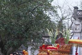 Nghi lễ rước kiệu Ngọc Lộ - Mở đầu cho Lễ hội Khai ấn Đền Trần 