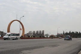 Đường Bình Minh đoạn qua Quảng trường đã hoàn thành, sẵn sàng phục vụ du khách mùa du lịch. (Ảnh: Xuân Tiến/TTXVN)