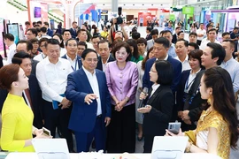 Thủ tướng Phạm Minh Chính dự Diễn đàn chuyển đổi số ngành ngân hàng năm 2024