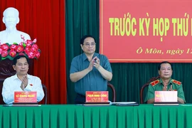 Thủ tướng Phạm Minh Chính tiếp xúc cử tri quận Ô Môn, thành phố Cần Thơ. (Ảnh: Dương Giang/TTXVN)