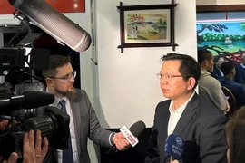 Đại sứ Việt Nam tại Ba Lan Hà Hoàng Hải trả lời phỏng vấn truyền thông Ba Lan. (Ảnh: TTXVN phát)