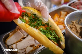 Bánh mỳ Việt Nam lọt top 100 món ăn đường phố hấp dẫn ở châu Á. (Nguồn: Vietnam+)