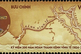 Mẫu tem "Kỷ niệm 200 năm hoàn thành kênh Vĩnh Tế (1824 - 2024)", do họa sỹ Nguyễn Du của Tổng công ty Bưu điện Việt Nam thiết kế. (Ảnh: VNP)