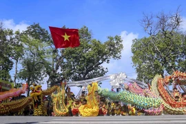 Tiết mục múa rồng trong Festival Thu Hà Nội 2023. (Ảnh: Tuấn Đức/TTXVN)