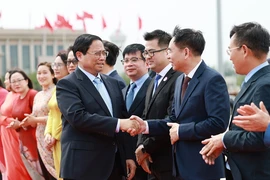 Lễ tiễn Thủ tướng Phạm Minh Chính tại Sân bay quốc tế Bắc Kinh. (Ảnh: Dương Giang/TTXVN)
