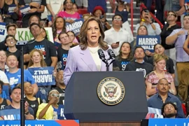 Phó Tổng thống Mỹ Kamala Harris phát biểu tại chiến dịch vận động tranh cử ở Las Vegas, Nevada, Mỹ. (Ảnh: Kyodo/TTXVN)