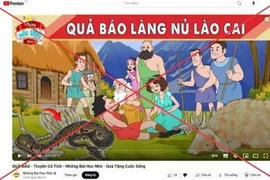 Thông tin bịa đặt về làng Nủ trên kênh Youtube “Những Bài Học Nhỏ.” (Ảnh: Mạnh Khánh/TTXVN)