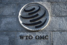 Biểu tượng của Tổ chức Thương mại thế giới (WTO) tại trụ sở ở Geneva, Thuỵ Sĩ. (Ảnh: AFP/TTXVN)