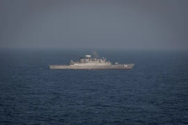 Tàu di chuyển trên Vịnh Aden, Yemen. (Ảnh: IRNA/TTXVN)