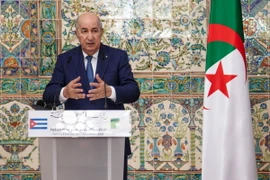 Tổng thống Algeria Abdelmadjid Tebboune tại một cuộc họp báo ở thủ đô Algiers. (Ảnh: AFP/TTXVN)