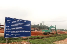 Khu tái định cư xã Cam Tuyền, huyện Cam Lộ (Quảng Trị) trong tình trạng còn dang dở. (Ảnh: Nguyên Lý/TTXVN)