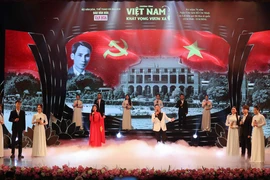 Tối 5/6, tại Nhà hát Lớn Hà Nội diễn ra chương trình nghệ thuật đặc biệt mang tên “Việt Nam - Khát vọng vươn xa” nhân kỷ niệm 76 năm Ngày Bác Hồ ra Lời kêu gọi Thi đua ái quốc (11/6/1948-11/6/2024). Ảnh: Thanh Tùng/TTXVN)