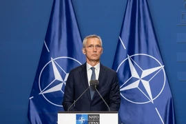 Tổng thư ký NATO Jens Stoltenberg tại một cuộc họp báo ở Budapest, Hungary. (Ảnh: THX/TTXVN)