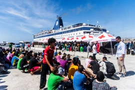 Người di cư tại đảo Lampedusa, Italy. (Ảnh: AFP/TTXVN)