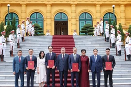 Tổng Bí thư, Chủ tịch nước Tô Lâm với các Đại sứ đặc mệnh toàn quyền, Trưởng đại diện Việt Nam ở nước ngoài nhiệm kỳ 2024-2027. (Ảnh: Lâm Khánh/TTXVN)