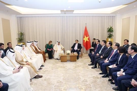 Thủ tướng Phạm Minh Chính tiếp đoàn doanh nghiệp do ông Sheikh Faisal bin Qassim bin Faisal Al-Thani, Chủ tịch Hiệp hội Doanh nghiệp Qatar (QBA) dẫn đầu. (Ảnh: Dương Giang/TTXVN)