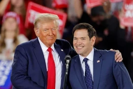 Ngày 11/11, Tổng thống đắc cử Mỹ Donald Trump đã chọn Thượng nghị sỹ Marco Rubio của đảng Cộng hòa làm Ngoại trưởng trong chính quyền sắp tới. Như vậy, chính trị gia sinh ra ở Florida này sẽ trở thành người Mỹ gốc Latinh đầu tiên đảm nhiệm chức vụ người đứng đầu ngành ngoại giao Mỹ, sau khi ông Trump nhậm chức vào tháng 1/2025. (Ảnh: REUTERS/TTXVN)